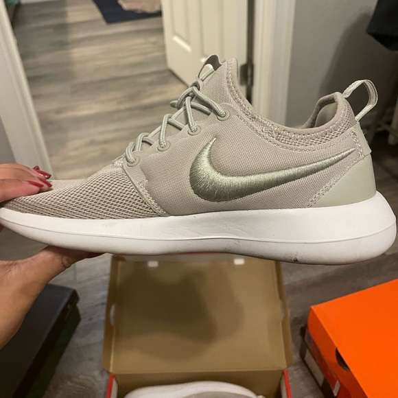 Nike Roshe - Picture 4 of 4